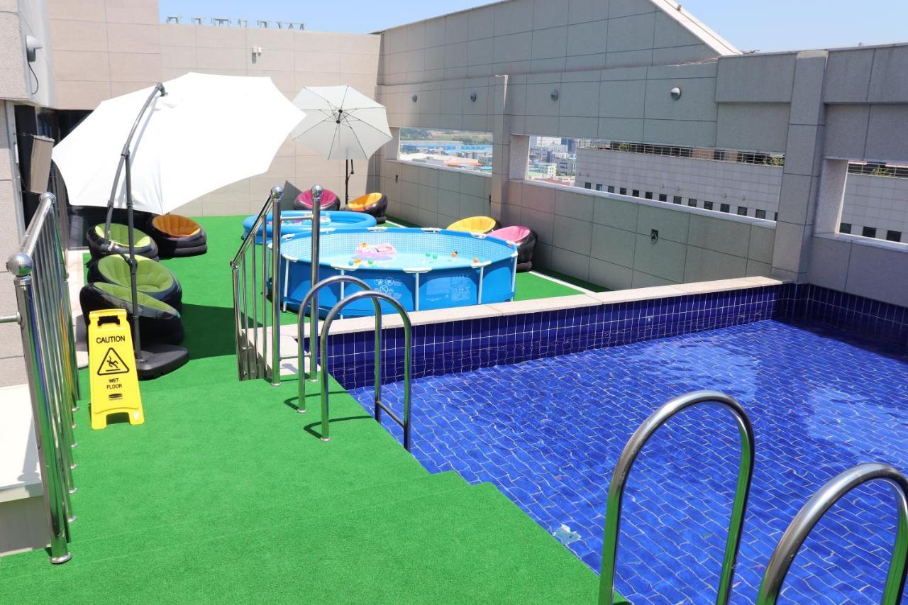 Western Bay Marina Hotel Pyeongtaek Bagian luar foto