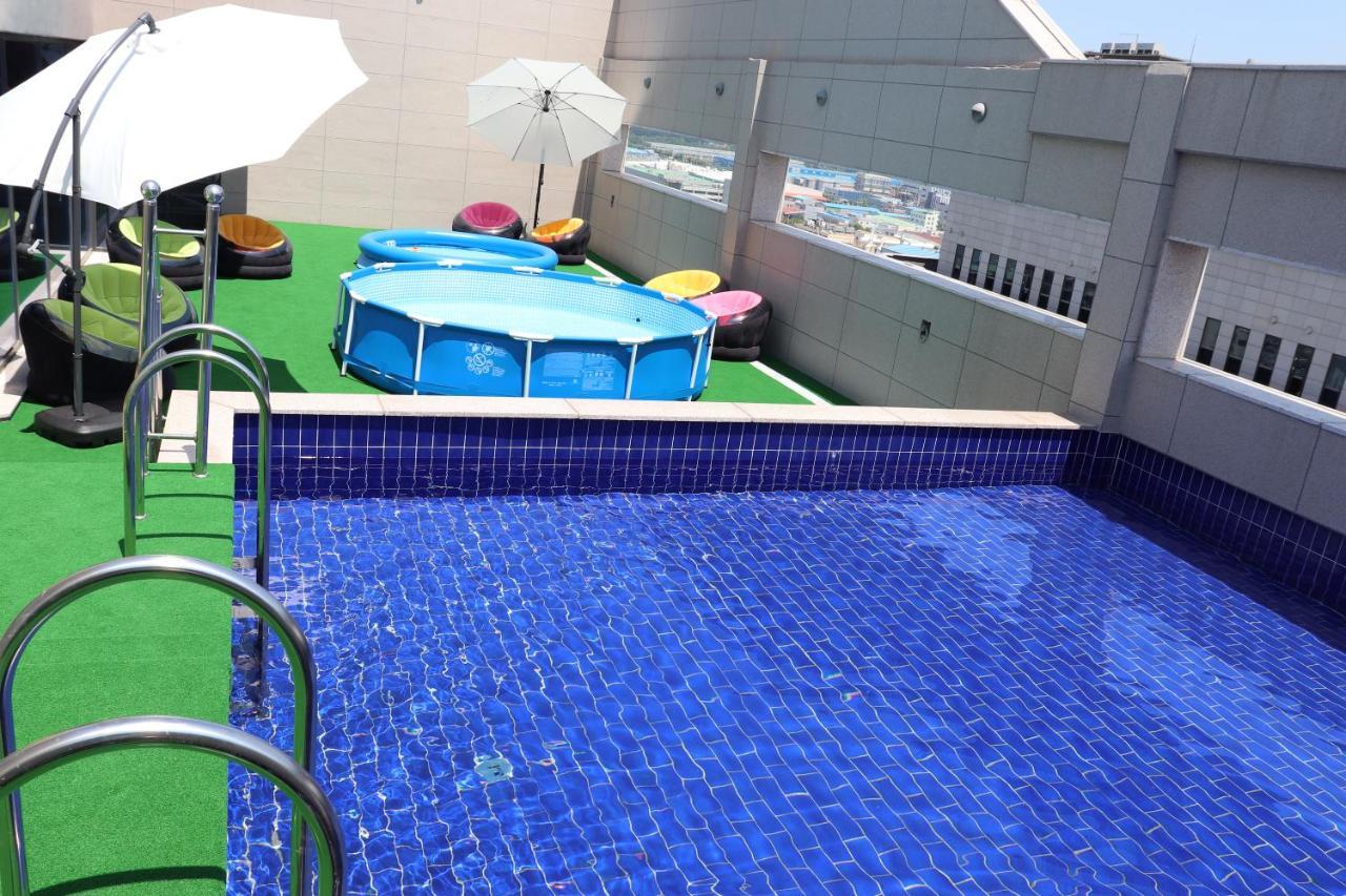 Western Bay Marina Hotel Pyeongtaek Bagian luar foto