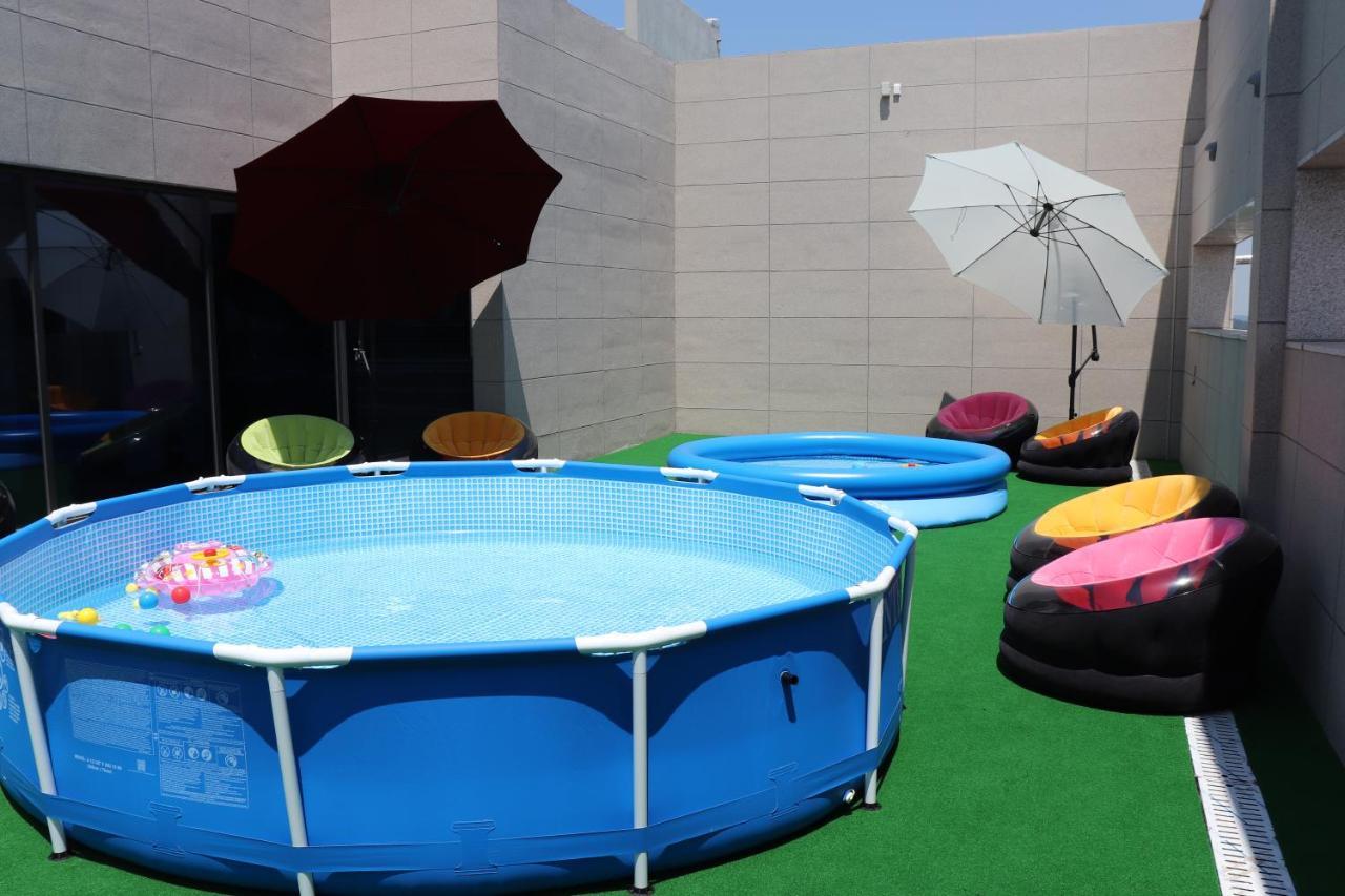 Western Bay Marina Hotel Pyeongtaek Bagian luar foto
