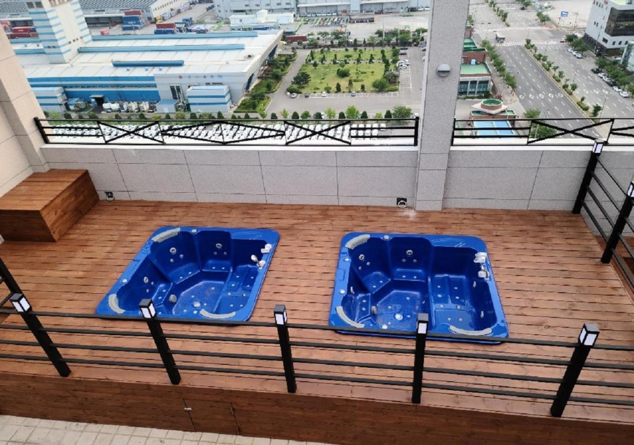 Western Bay Marina Hotel Pyeongtaek Bagian luar foto