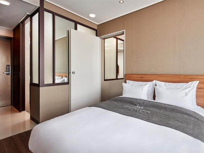 Western Bay Marina Hotel Pyeongtaek Bagian luar foto