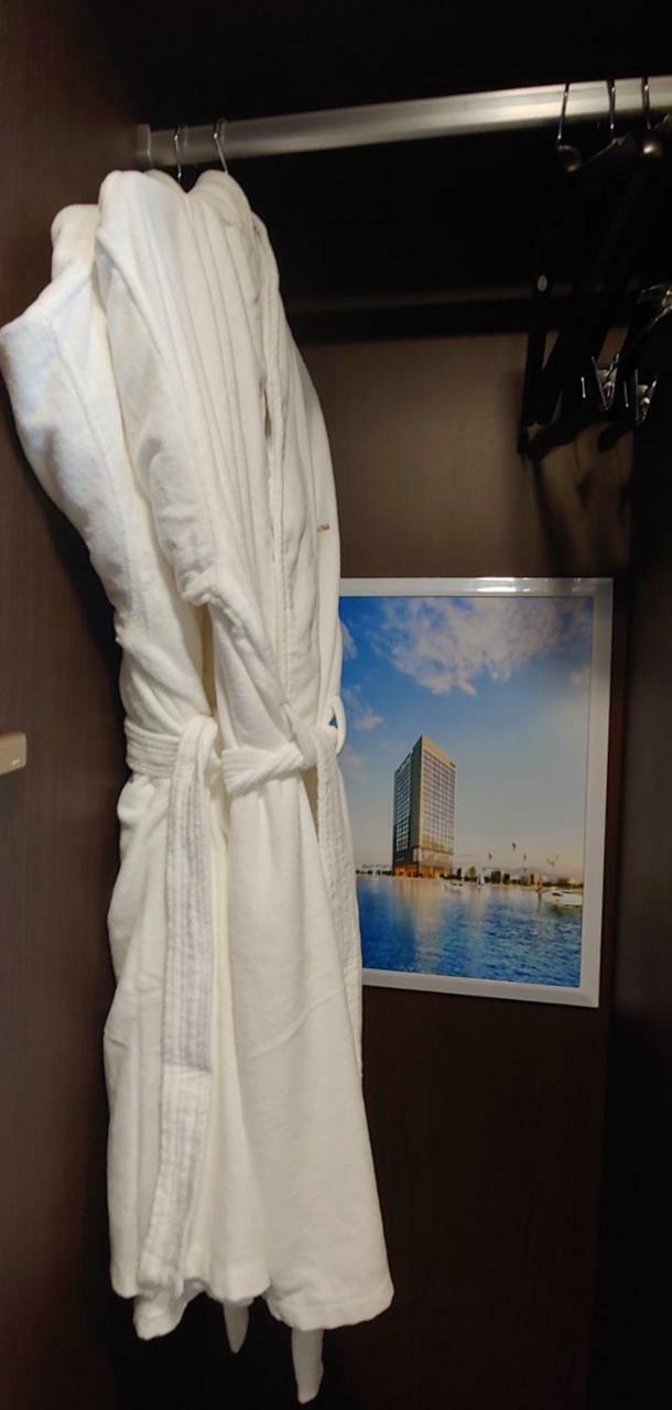 Western Bay Marina Hotel Pyeongtaek Bagian luar foto