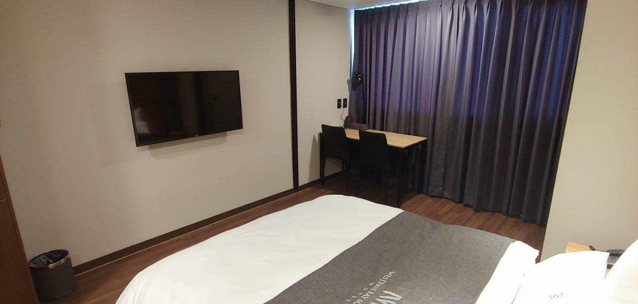 Western Bay Marina Hotel Pyeongtaek Bagian luar foto