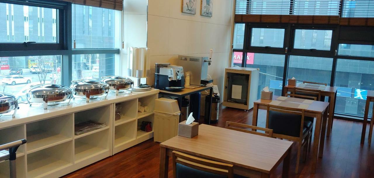 Western Bay Marina Hotel Pyeongtaek Bagian luar foto