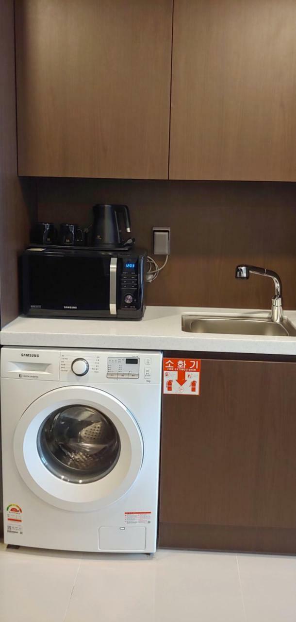 Western Bay Marina Hotel Pyeongtaek Bagian luar foto