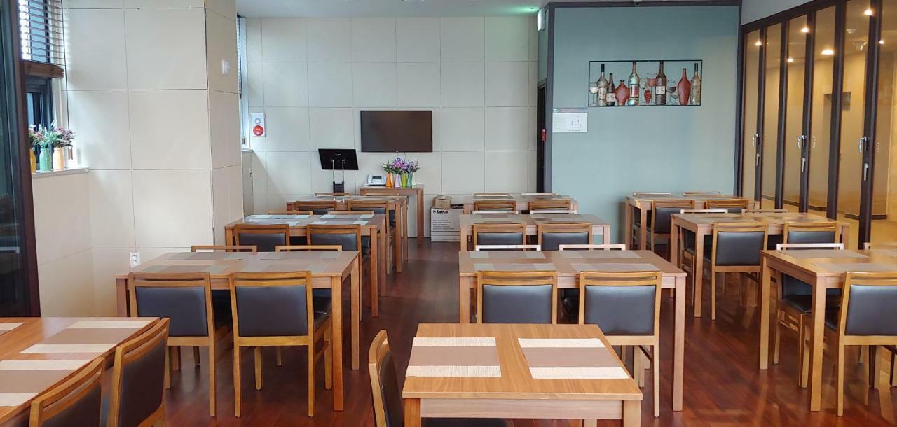Western Bay Marina Hotel Pyeongtaek Bagian luar foto