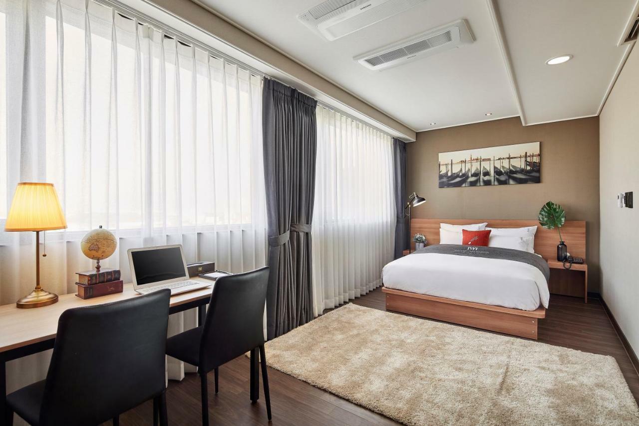 Western Bay Marina Hotel Pyeongtaek Bagian luar foto