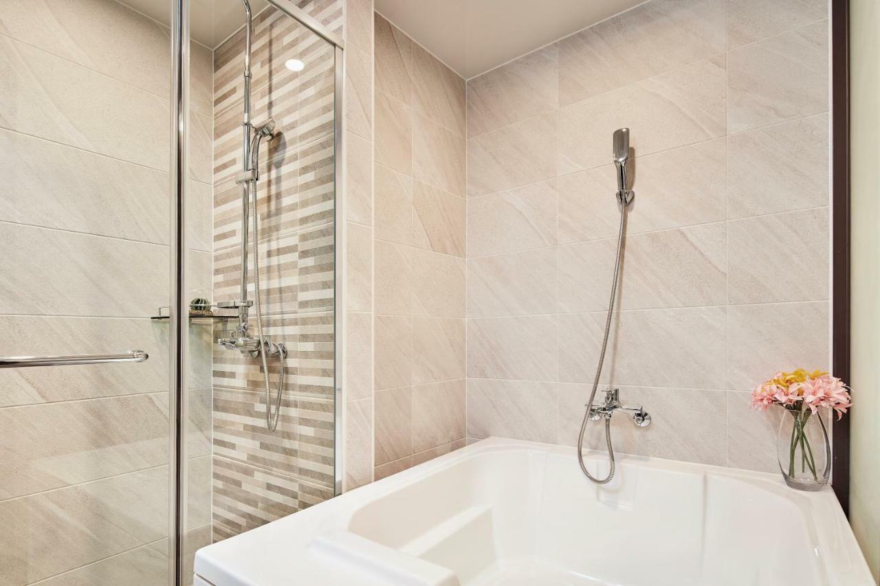 Western Bay Marina Hotel Pyeongtaek Bagian luar foto