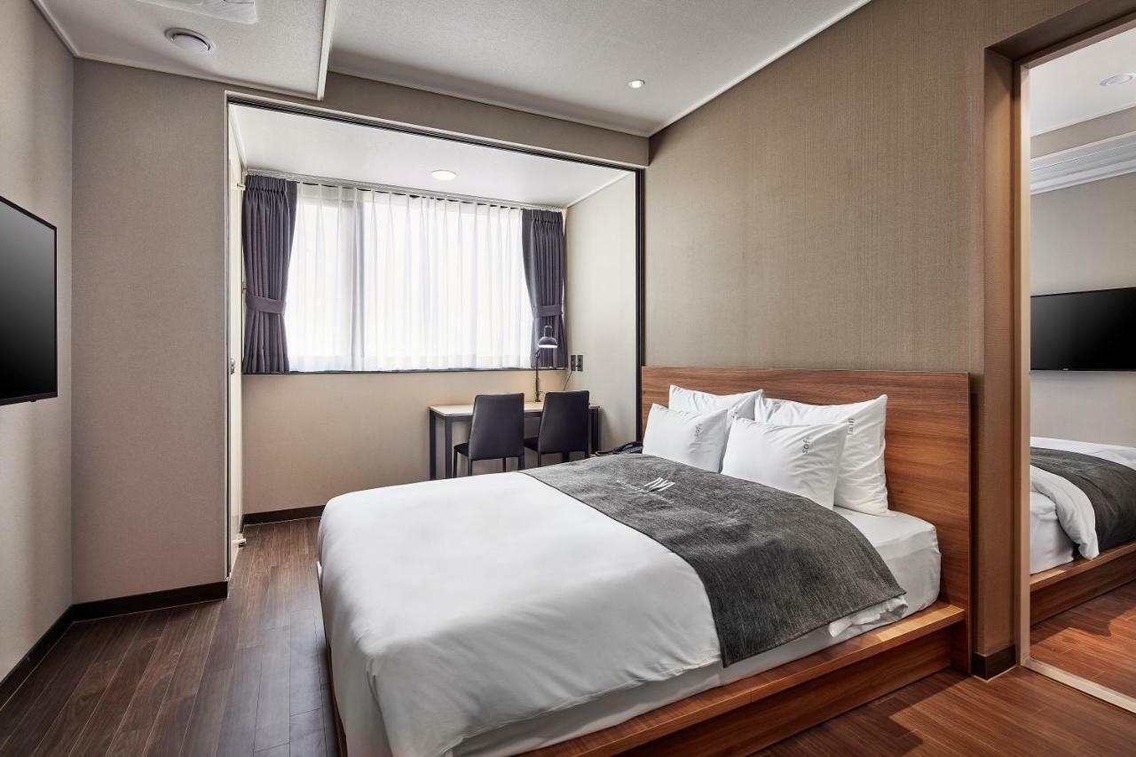 Western Bay Marina Hotel Pyeongtaek Bagian luar foto