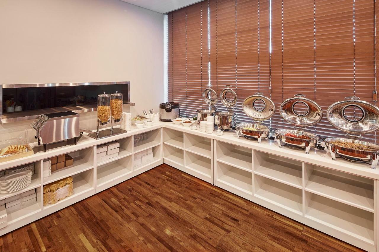 Western Bay Marina Hotel Pyeongtaek Bagian luar foto